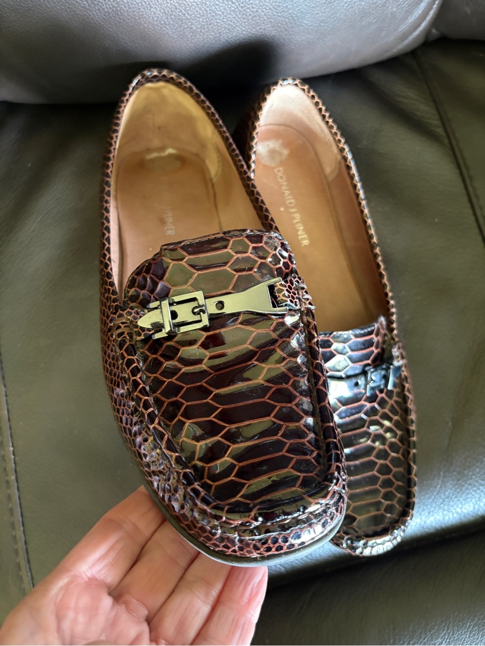 Brown Patent Leather Shoes
VERY FINE QUALITY Donald Plier.
Brand New Condition
